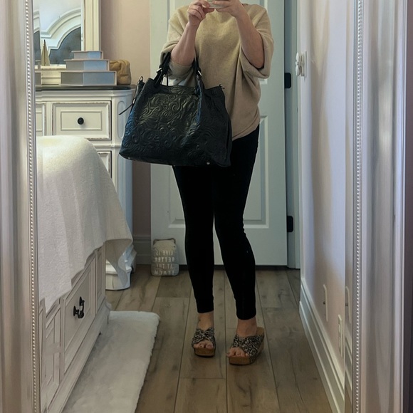 NWT BLK LEATHER Isadora BAG FAB DETAILING She’s a RoCk StAr💫 💥 FREE SHIPPING! - Picture 8 of 8